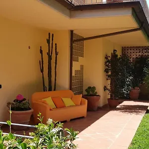https://casa-lia.it-tuscanyhotel.com